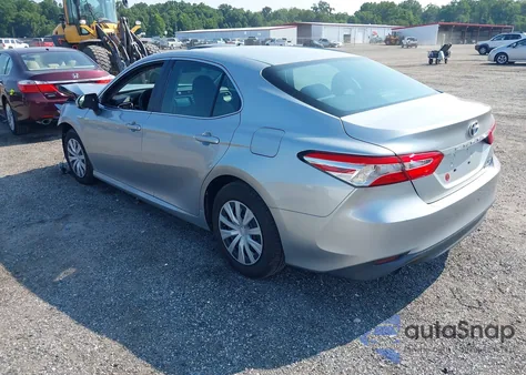 2018 Toyota Camry Le из США, поврежденный, VIN 4T1B31HK9JU506976